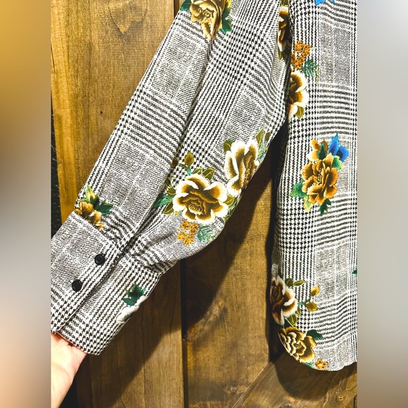 EUC Supply & Demand Checkered Floral Blouse Sz L - Picture 5 of 15